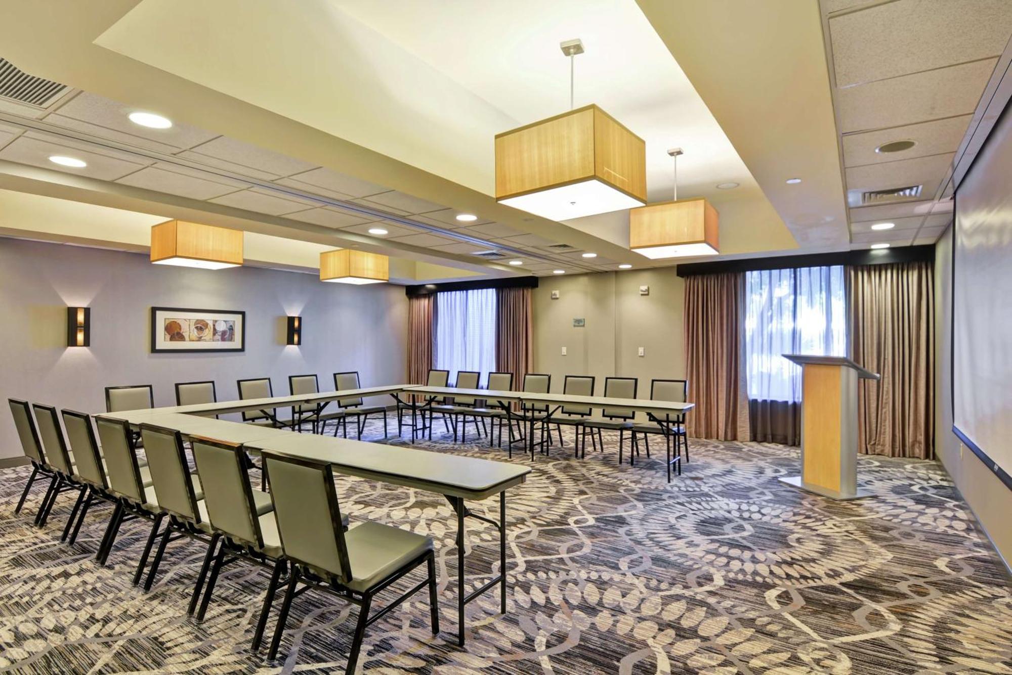 Doubletree By Hilton Baton Rouge Hotel Exterior foto