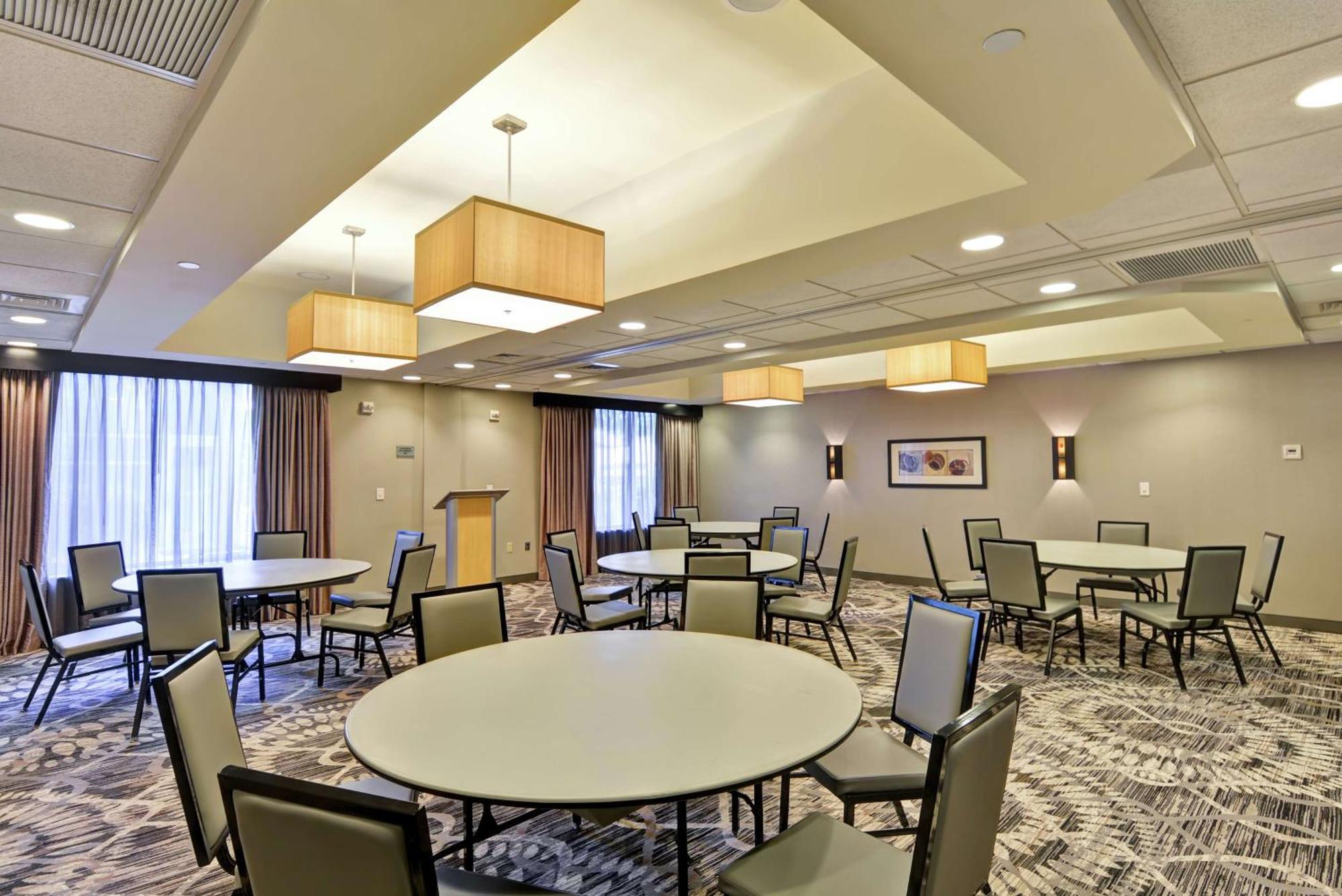 Doubletree By Hilton Baton Rouge Hotel Exterior foto
