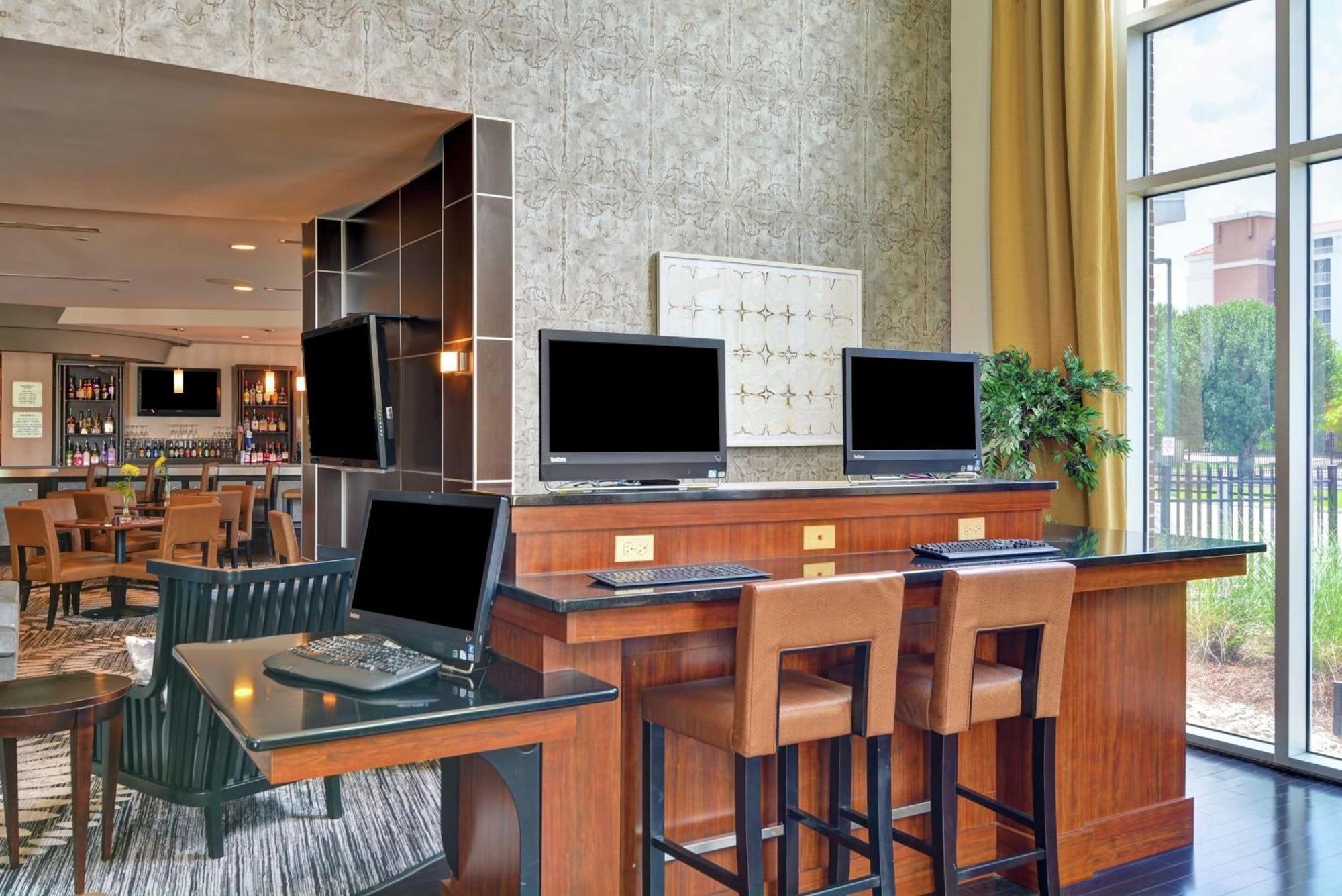 Doubletree By Hilton Baton Rouge Hotel Exterior foto