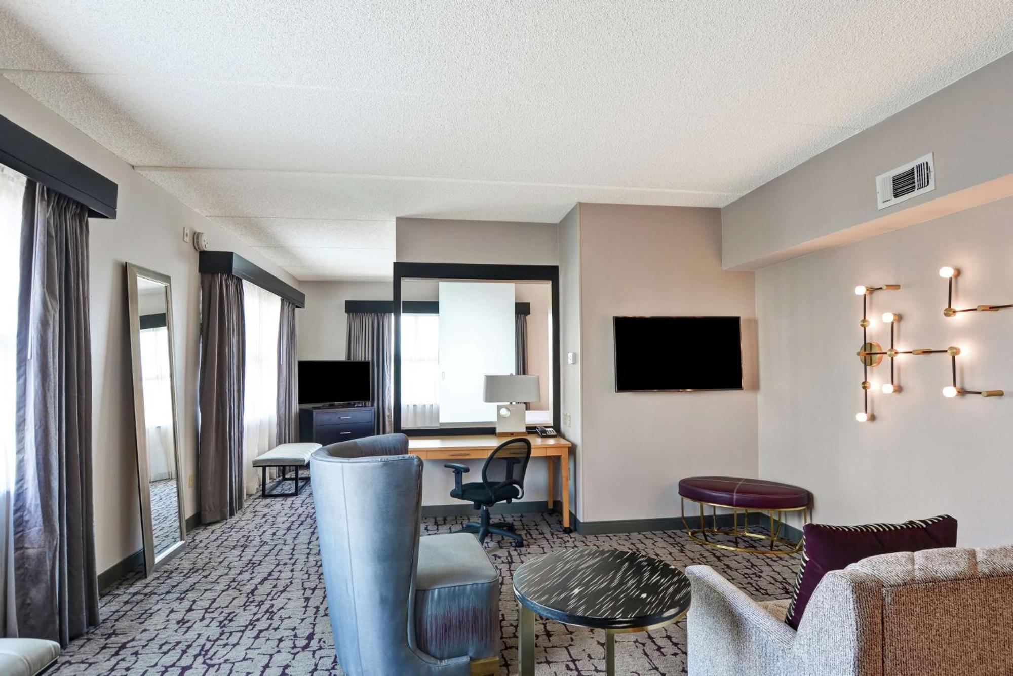Doubletree By Hilton Baton Rouge Hotel Exterior foto