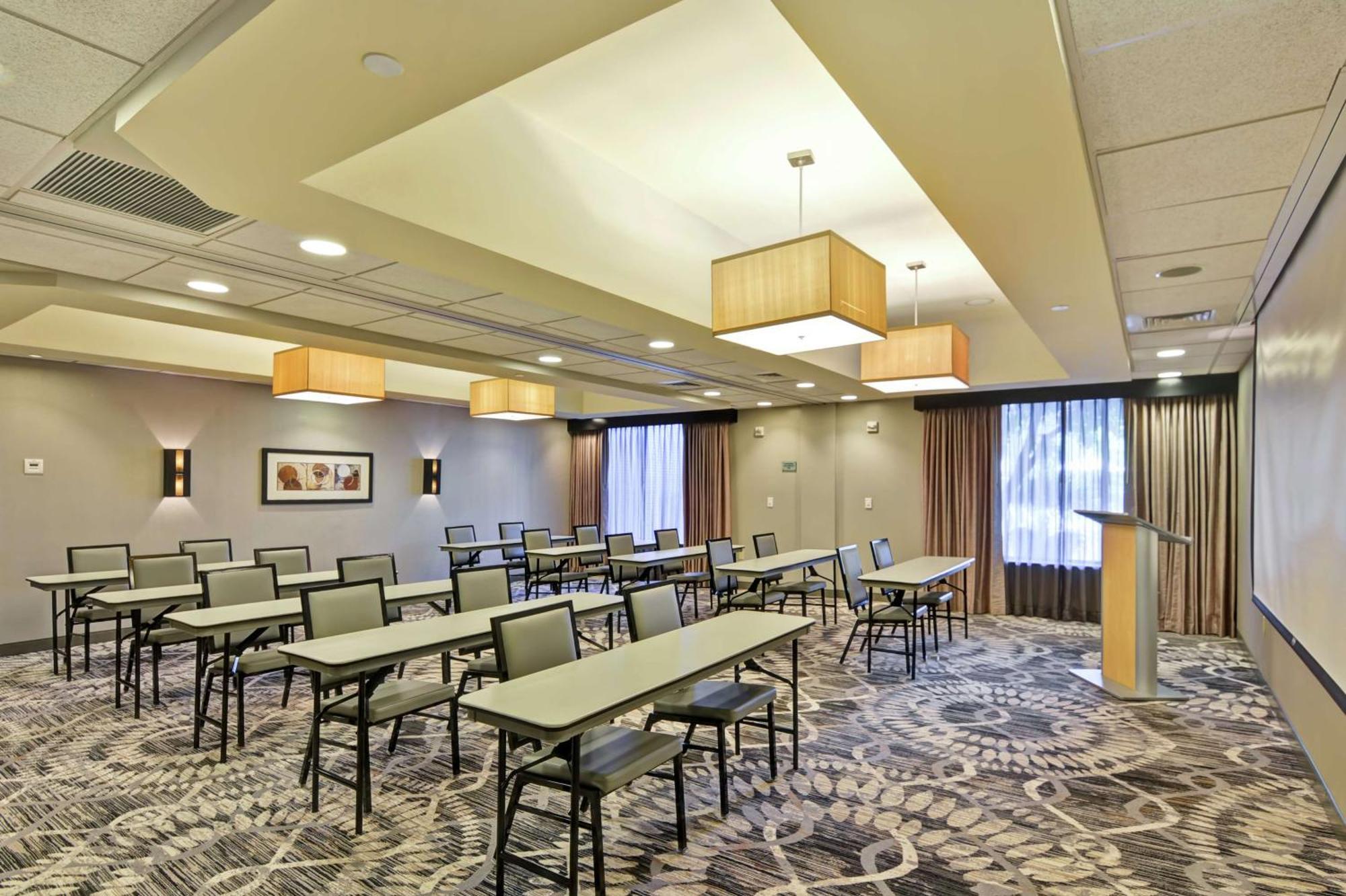 Doubletree By Hilton Baton Rouge Hotel Exterior foto