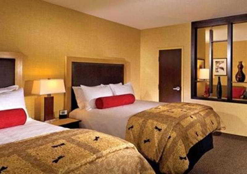 Doubletree By Hilton Baton Rouge Hotel Exterior foto
